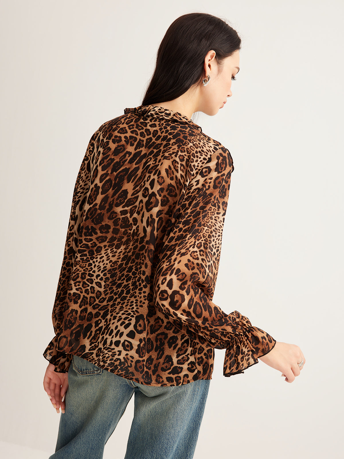 Viviane | Damen Sommerbluse mit Leopardenmuster und Rüschenkragen