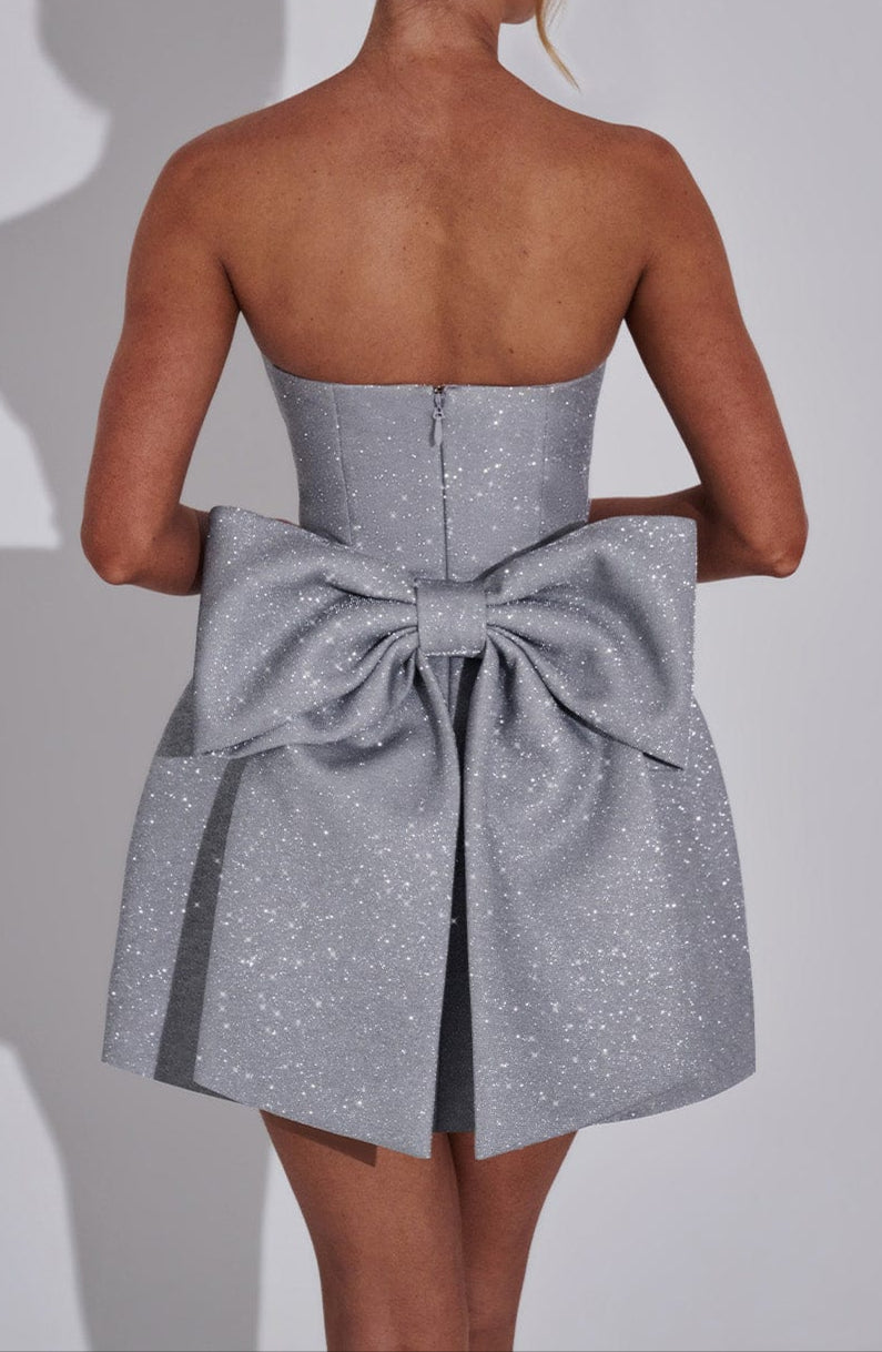Isabella | Damen Minikleid mit Statement Glitzer Schleifendetails