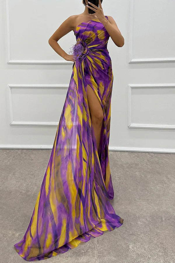 Eva | Damen Maxikleid mit Seitenschlitz und Federverzierung