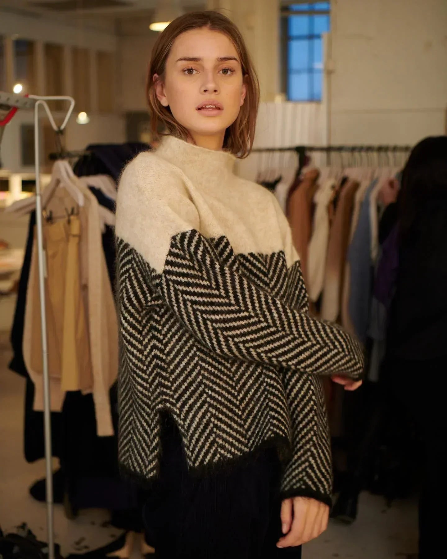 Doris | Damen Lockere Strickpullover mit hohem Kragen