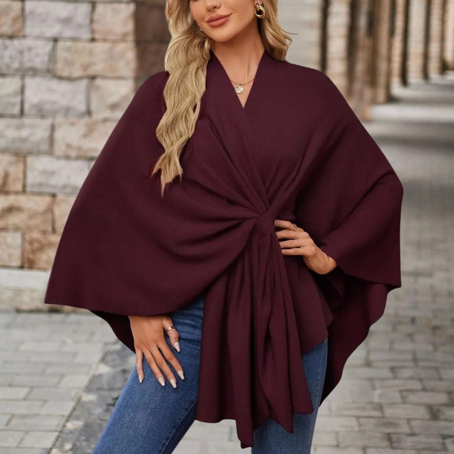 Bettina | Damen Oberteil im Cape-Stil mit Frontknoten