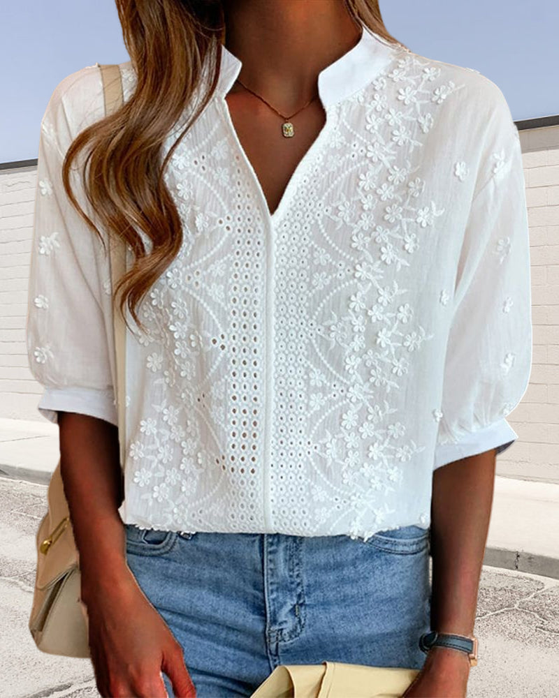 Stefanie | Damen Bluse mit Stickereidetails und V-Ausschnitt