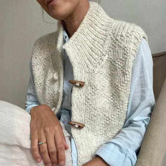 Karin | Damen Klassische Weste mit Knopfdetails und Wärmender Passform