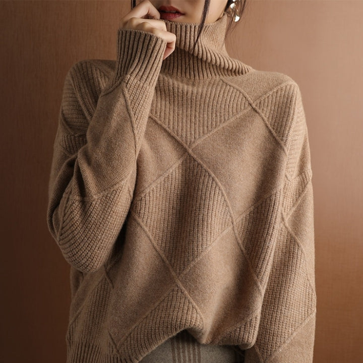 Petra | Damen Strickpullover mit Hohem Kragen und Rautenmuster