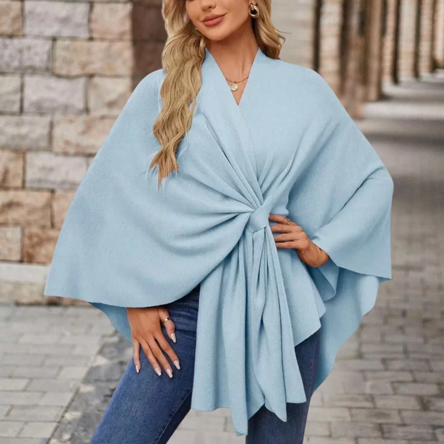 Bettina | Damen Oberteil im Cape-Stil mit Frontknoten