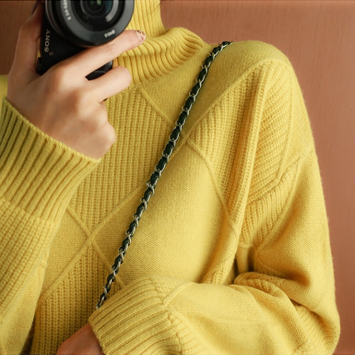Petra | Damen Strickpullover mit Hohem Kragen und Rautenmuster