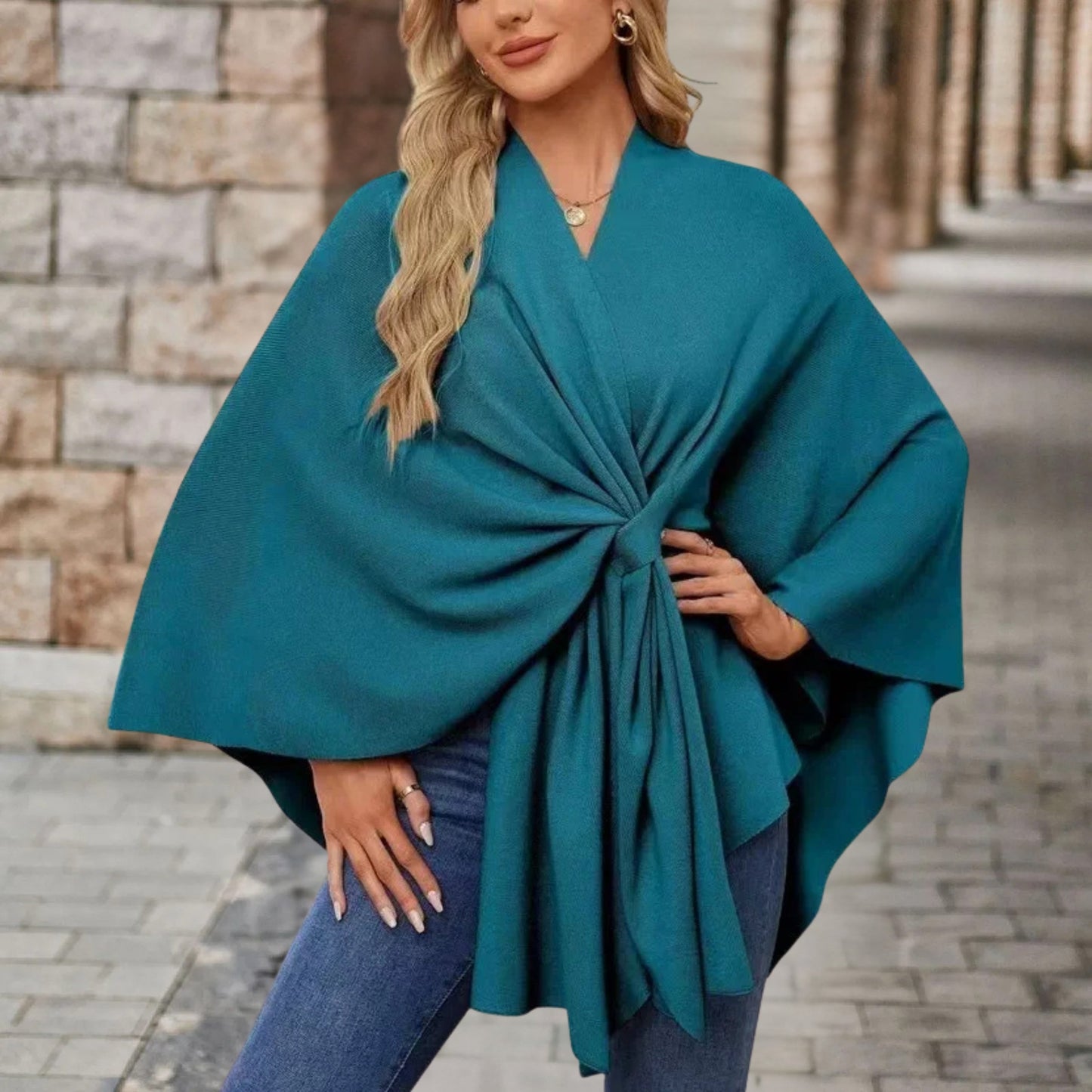 Bettina | Damen Oberteil im Cape-Stil mit Frontknoten