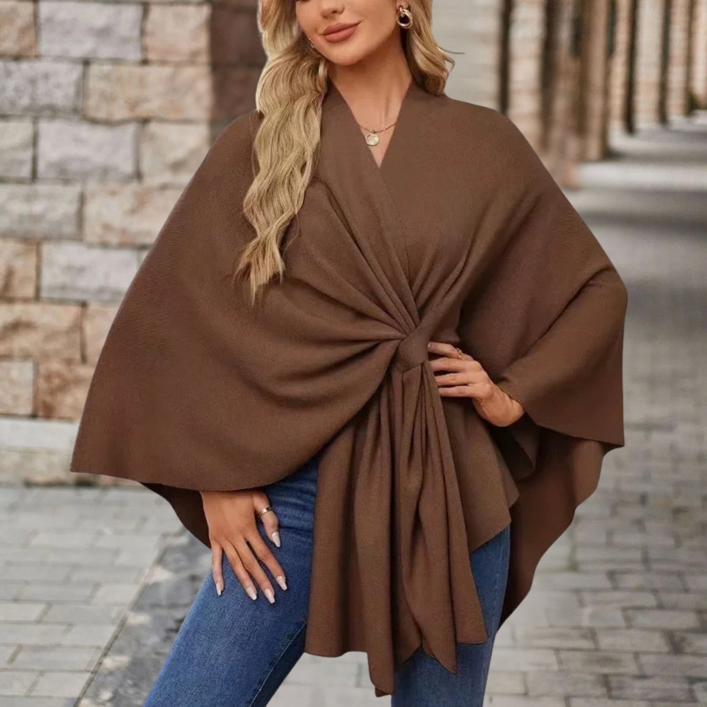 Bettina | Damen Oberteil im Cape-Stil mit Frontknoten