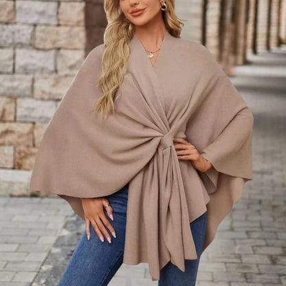 Bettina | Damen Oberteil im Cape-Stil mit Frontknoten