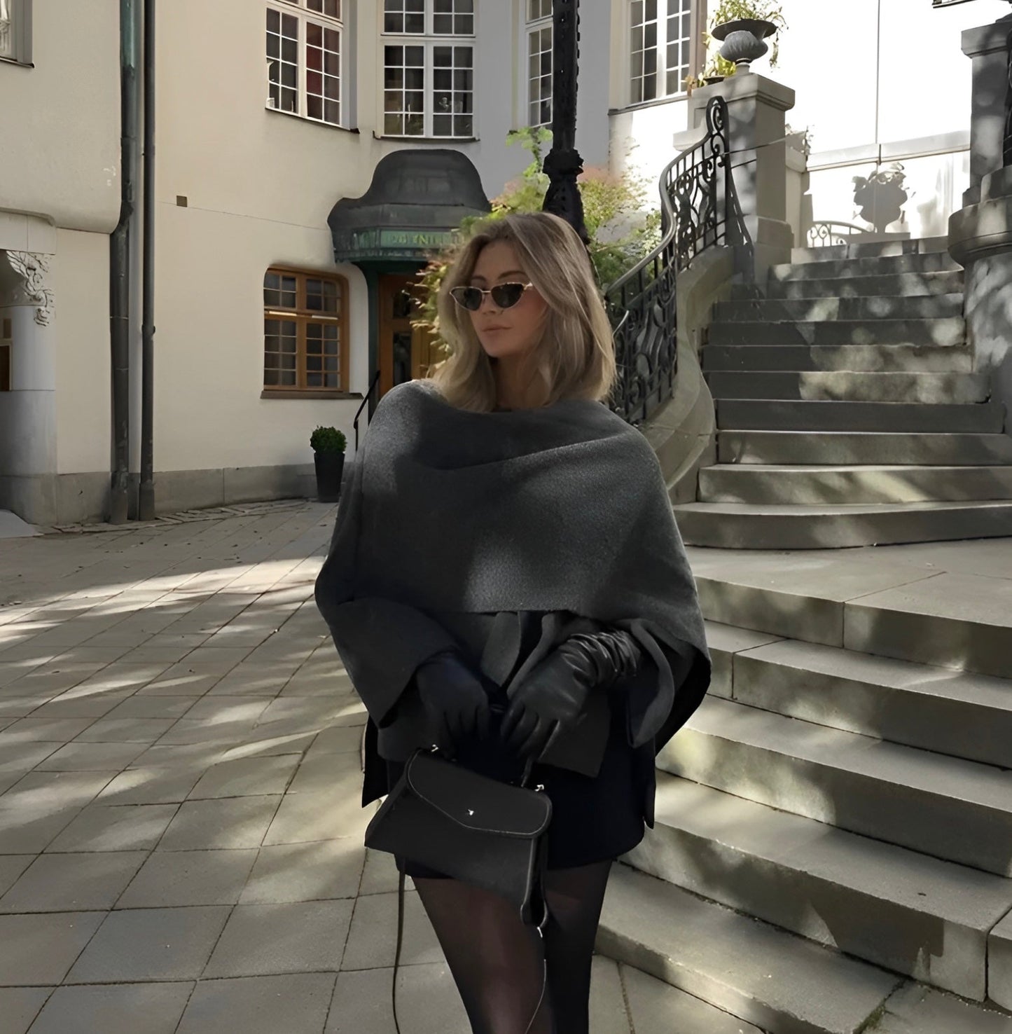 Stefanie | Damen Eleganter Drapierter Cape-Mantel