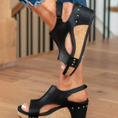 Daniela | Damen Sandalen mit Ausschnitt-Design und Kork-Absatz