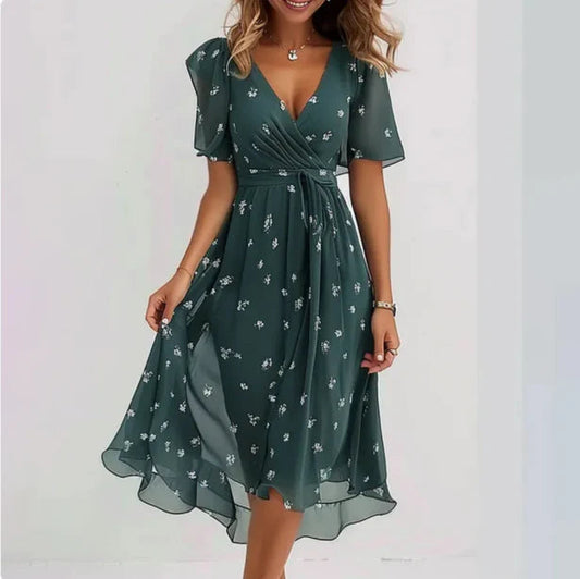Claudia | Damen Geblümtes Wickelkleid mit ausgestellter Passform
