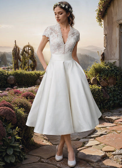 Doris | Damen Midikleid mit Spitzenoberteil und kurzen Ärmeln