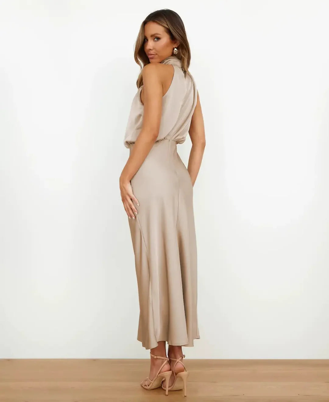 Beatrice | Damen Maxikleid mit Drapierung und Neckholder-Ausschnitt