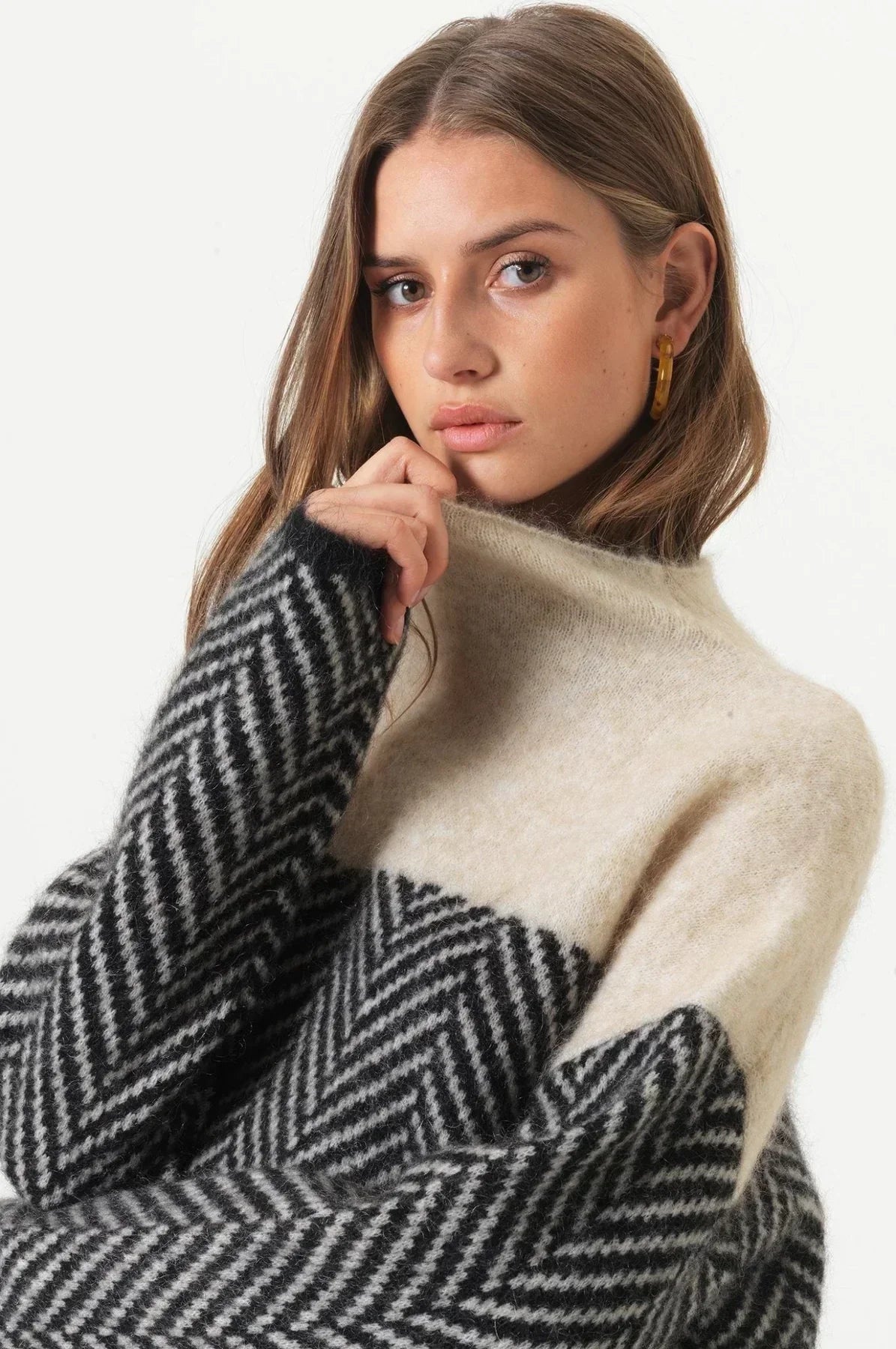 Doris | Damen Lockere Strickpullover mit hohem Kragen