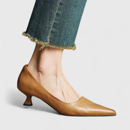 Julia | Damen Klassische Pumps mit spitzer Zehenpartie und niedrigem Absatz