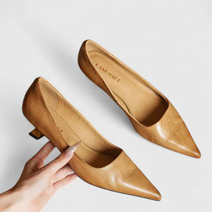 Julia | Damen Klassische Pumps mit spitzer Zehenpartie und niedrigem Absatz