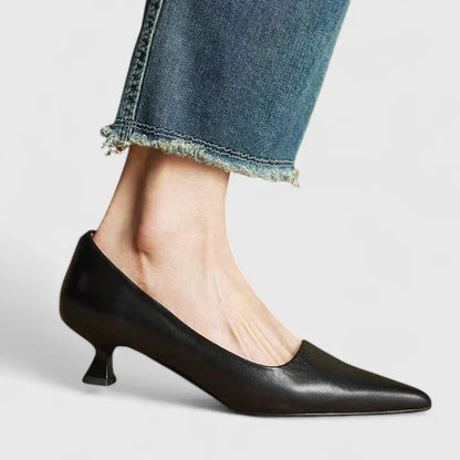 Julia | Damen Klassische Pumps mit spitzer Zehenpartie und niedrigem Absatz