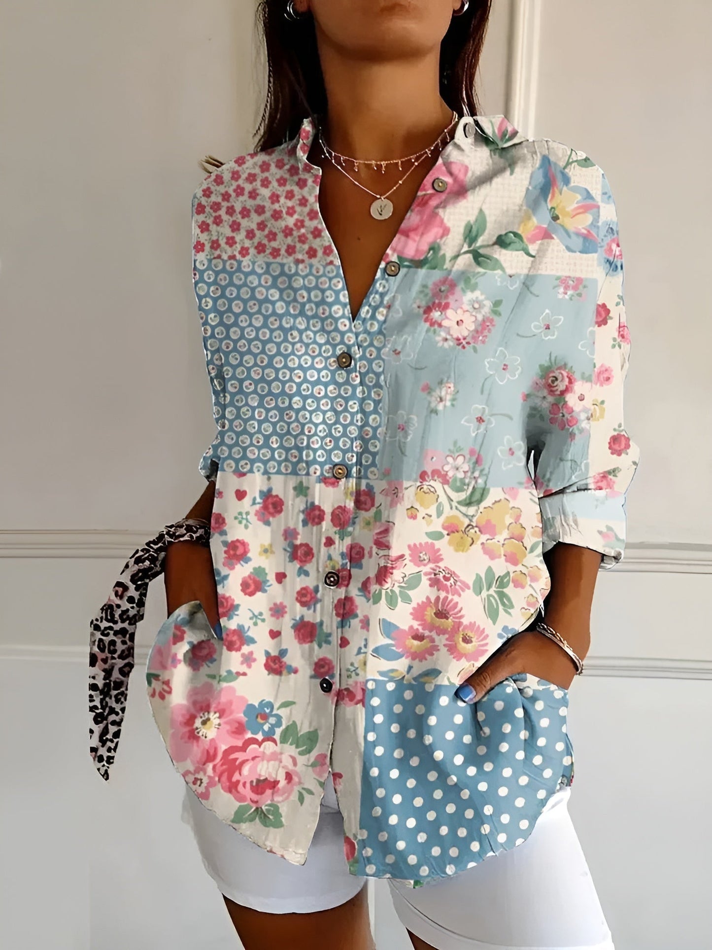Greta | Damen Oberteil mit Blumenmuster und Knopfleiste vorne