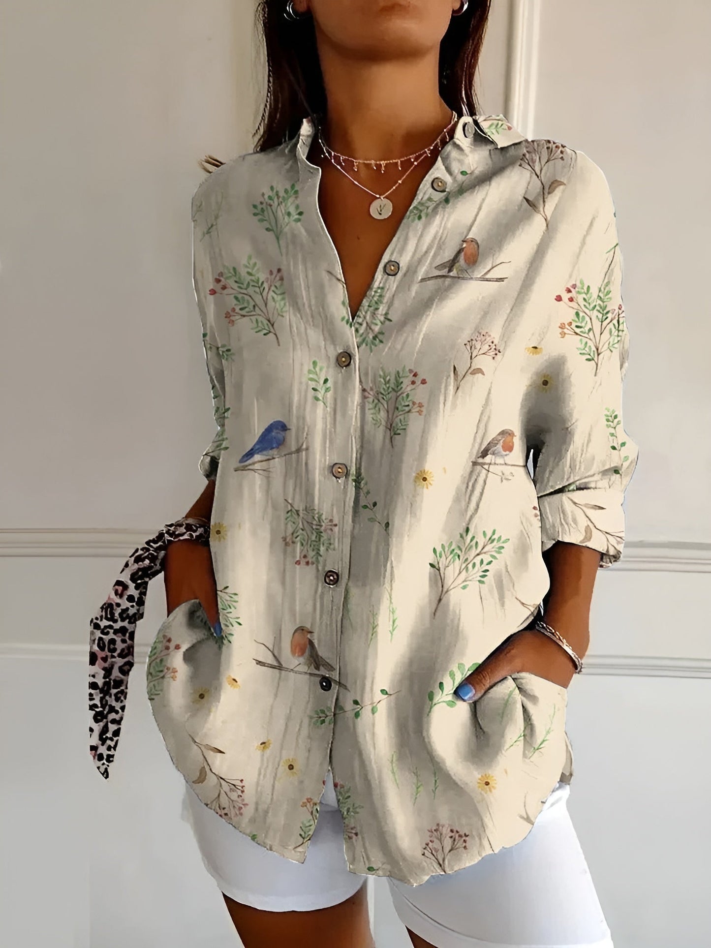 Greta | Damen Oberteil mit Blumenmuster und Knopfleiste vorne